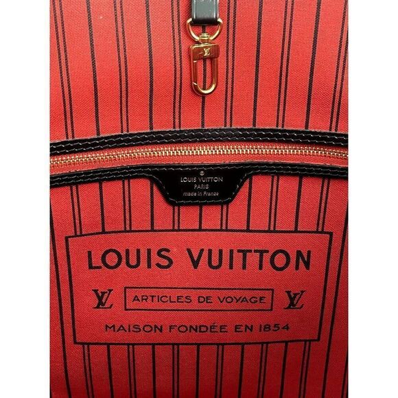 Louis Vuitton Monogram World Tour Neverfull MM - Picture 11 of 13